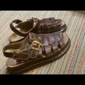 Dr Marten Fisherman Sandals - size 10